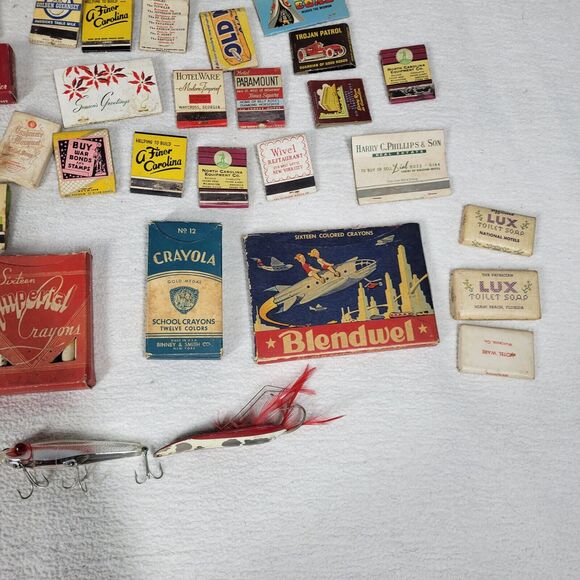 Vintage Lot of Matches Fishing Lures Worders Rooster Tail Indian Rook Crayons - Picture 8 of 16